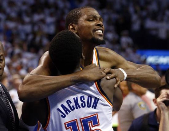 边路防守松 边路防守松